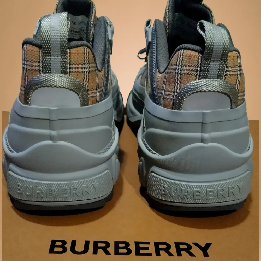 Burberry Arthur M Story Trainers - Picture 2 of 16